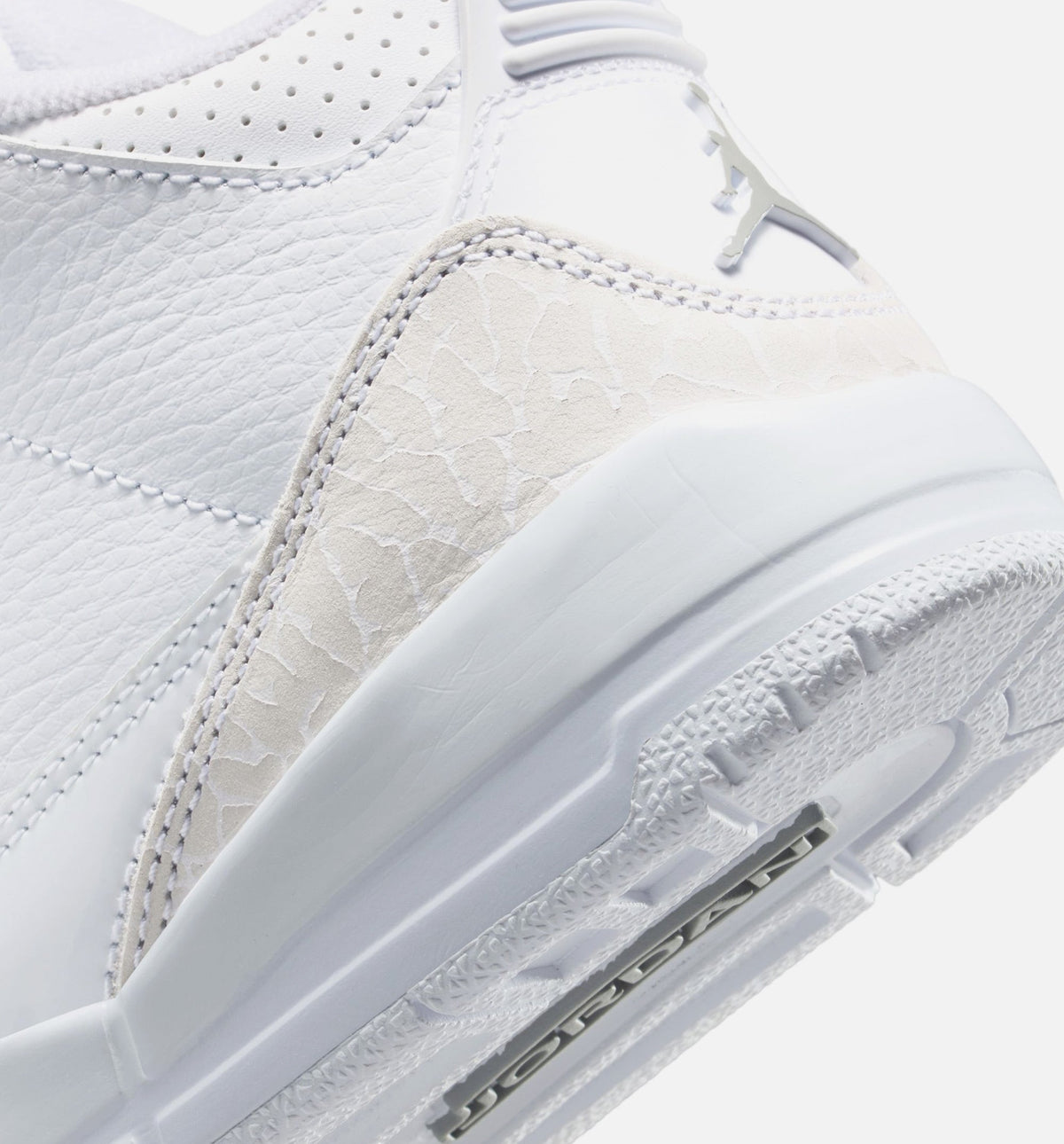 Air Jordan 3 Retro Preschool Sneakers – White/Metallic Silver