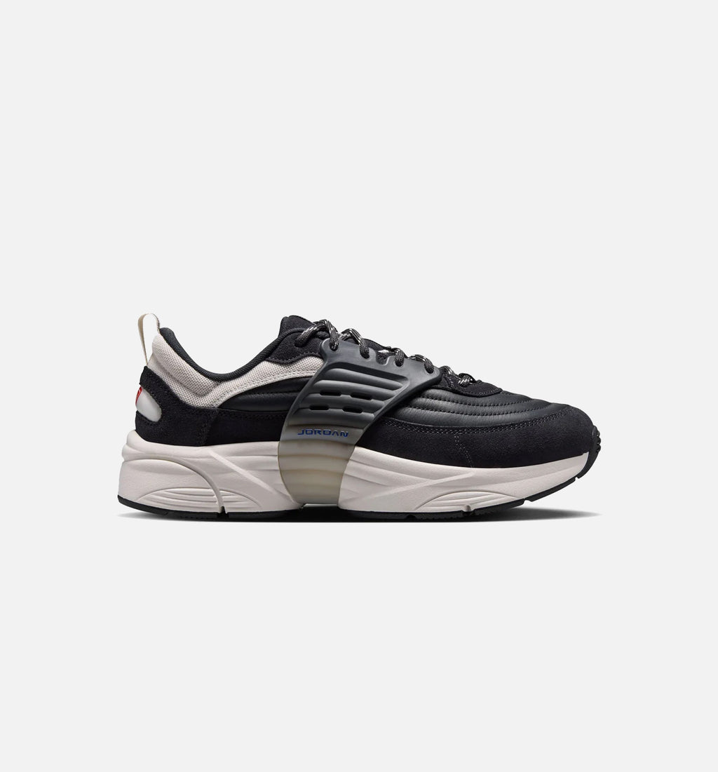 Trunner OS SE Men's Sneakers – Off Noir/University Red
