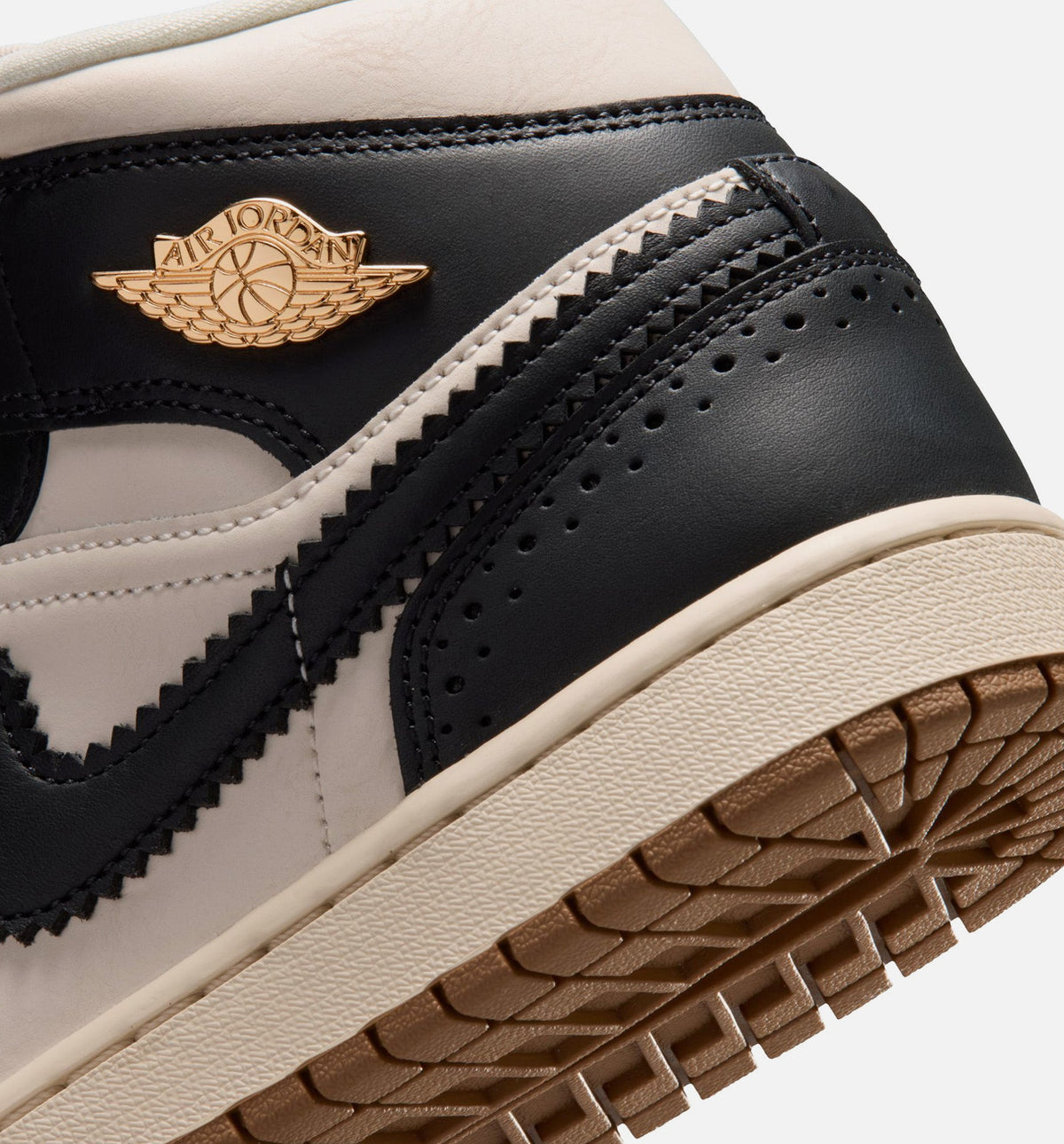 Air Jordan 1 Mid SE Women's Sneakers – Off-Noir/Chalk