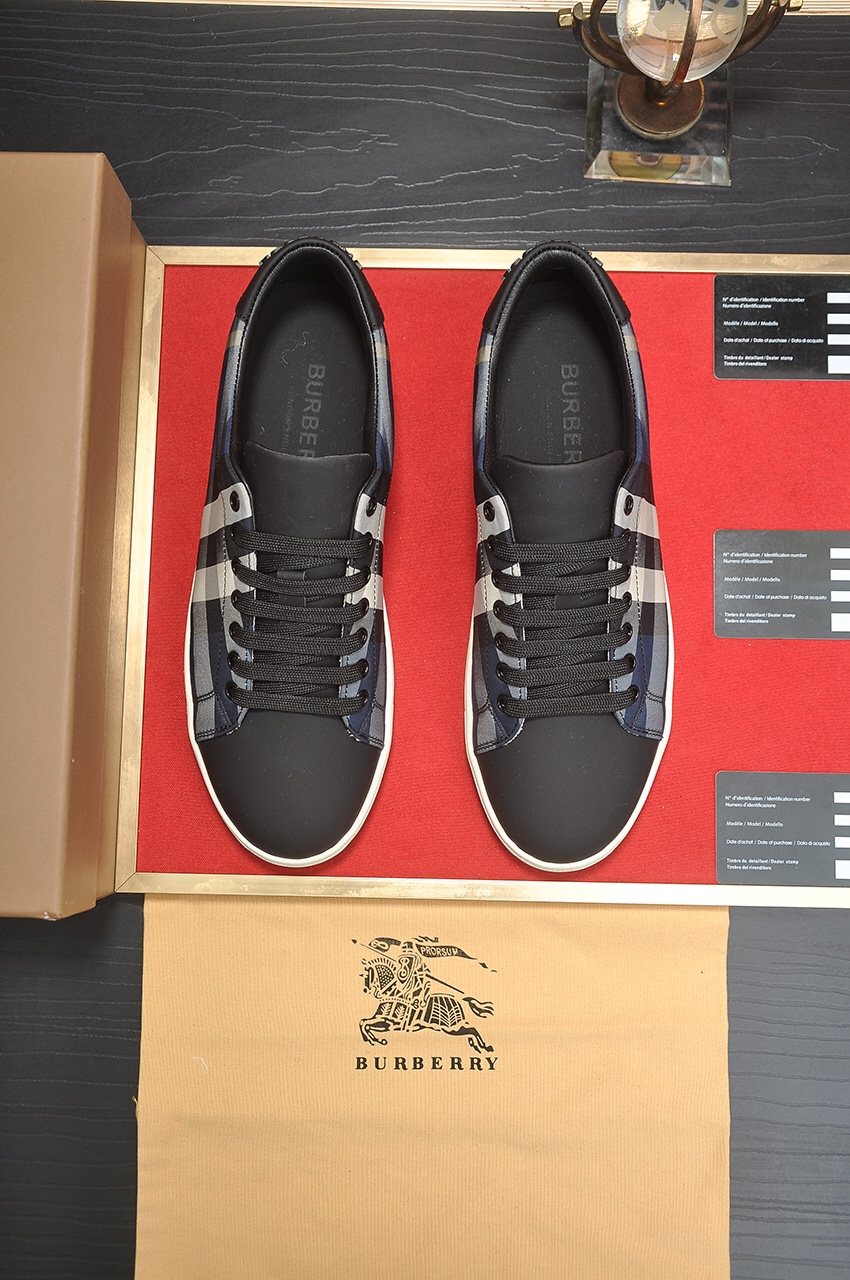 Burberry Check Panel Low-Top Sneakers - Check-Pattern Panel Details